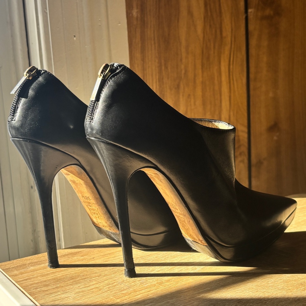 Mendez Elegant Black Leather Ankle Boots | JIMMY CHOO